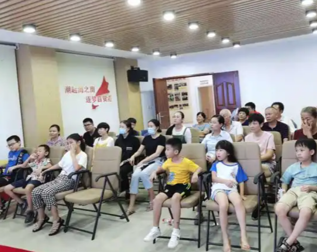 优化课程晋级线上微课线下实操服务形式